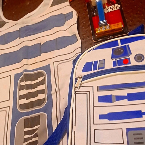 R2D2 TANK + PEZ + BACKPACK!!!! - Picture 7 of 16